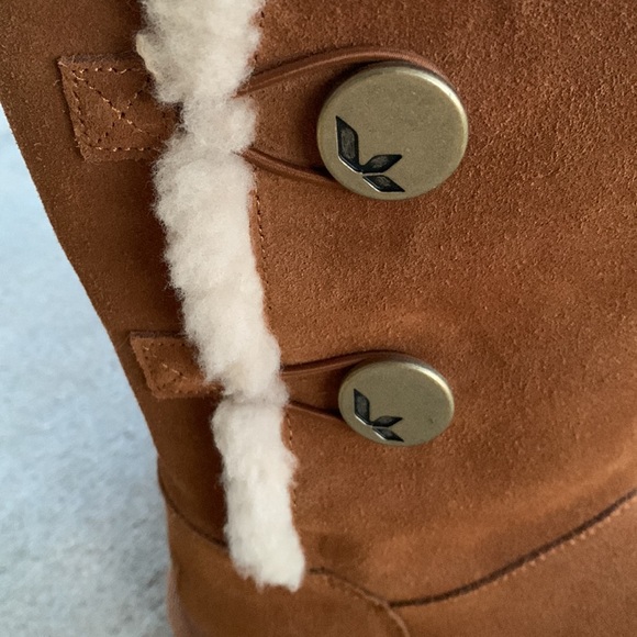 UGG boots size 7 Like New - Picture 9 of 9